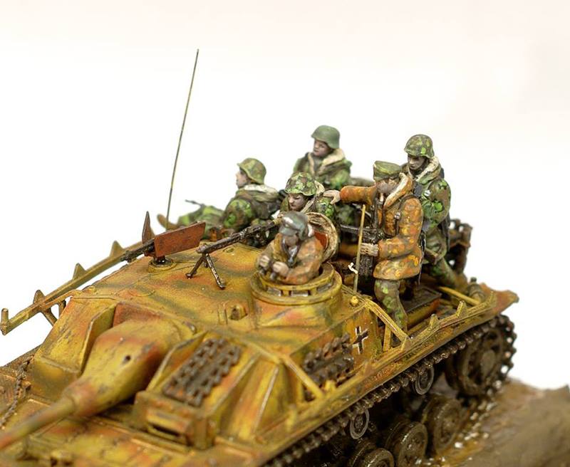 WWII German STUG III Comander + 5 Grenadiers Riding on STUG Ardennes 1944